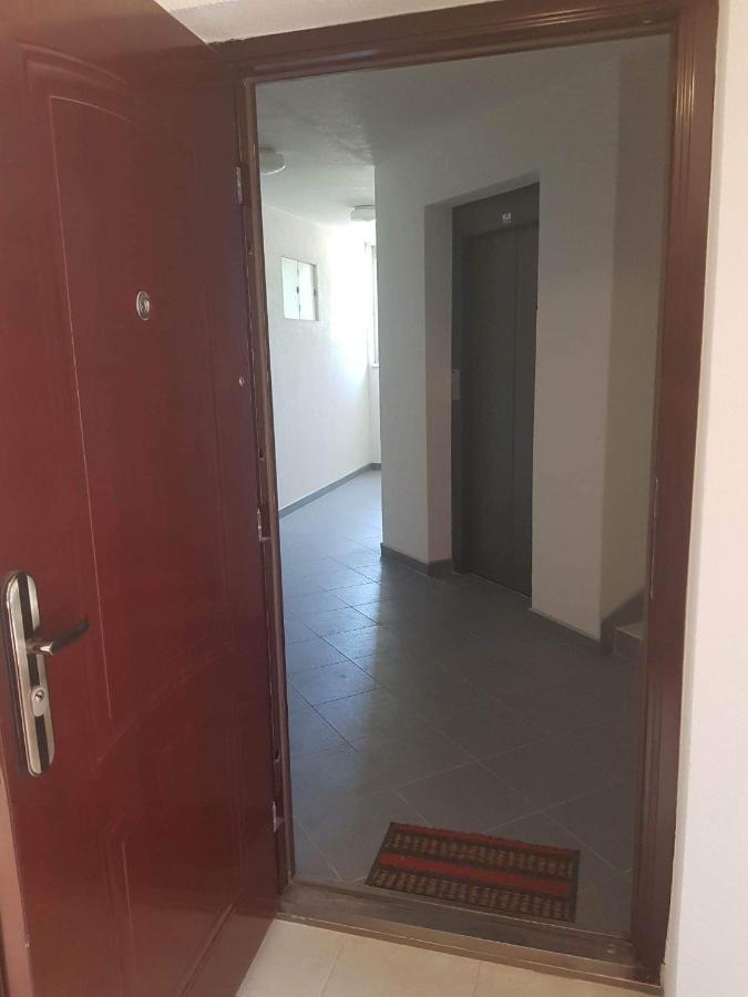Apartmani Ivona คูเปรส ภายนอก รูปภาพ