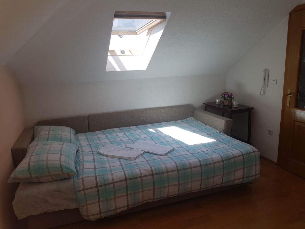 Apartmani Ivona คูเปรส ภายนอก รูปภาพ