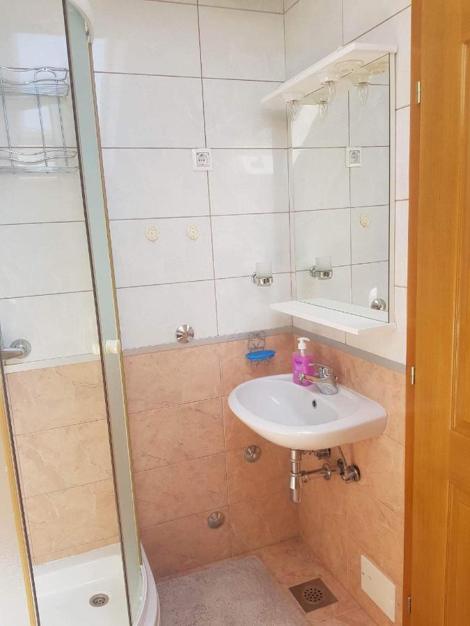 Apartmani Ivona คูเปรส ภายนอก รูปภาพ